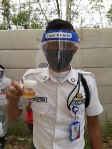 BNNK OGAN ILIR TES URINE DENGAN PROTOKOL KESEHATAN DI PT. JAPFA DESA LUBUK BANDUNG